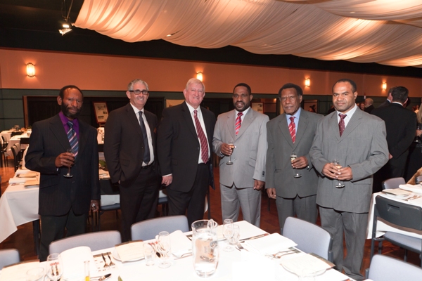 Guests from our Sister City, Mt Hagen, with the Mayor of Orange, Cr John Davis at the Dinner